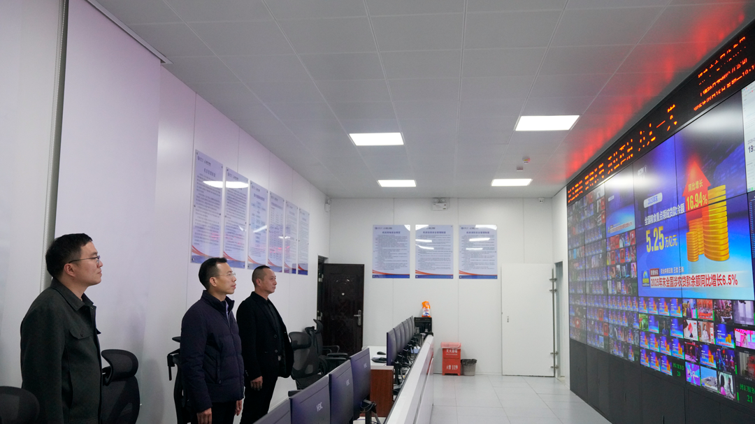 平潭分公司领导除夕慰问坚守一线员工