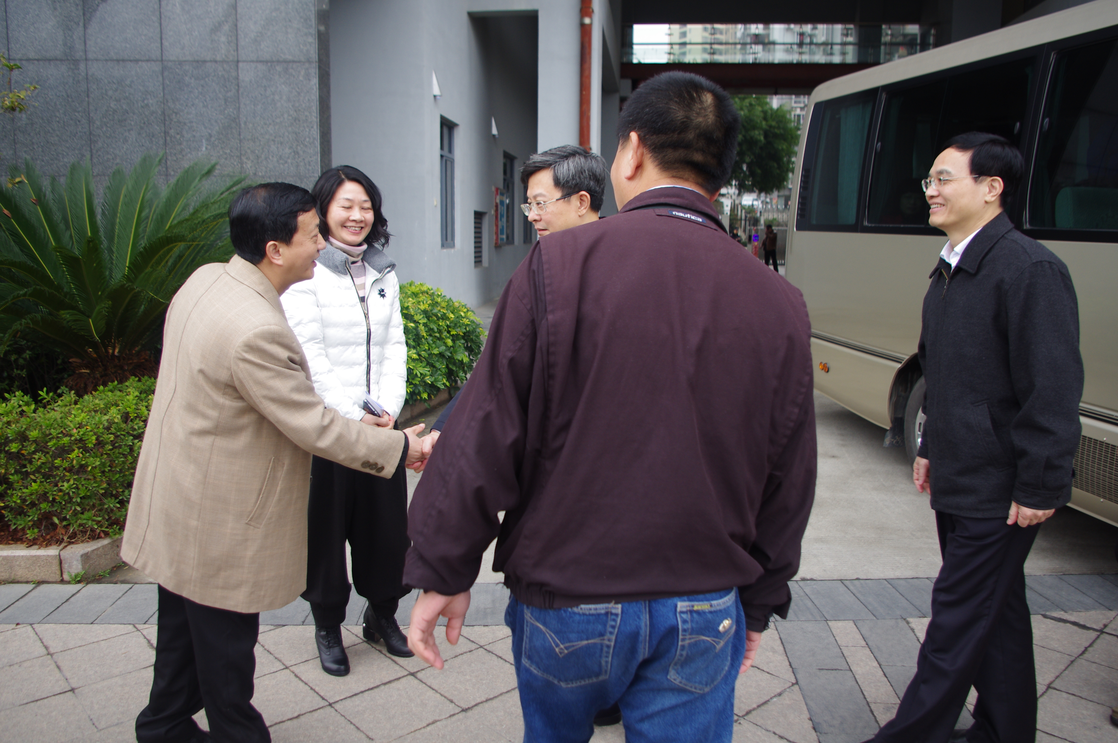 南平市委书记庄稼汉一行到南平分公司走访慰问