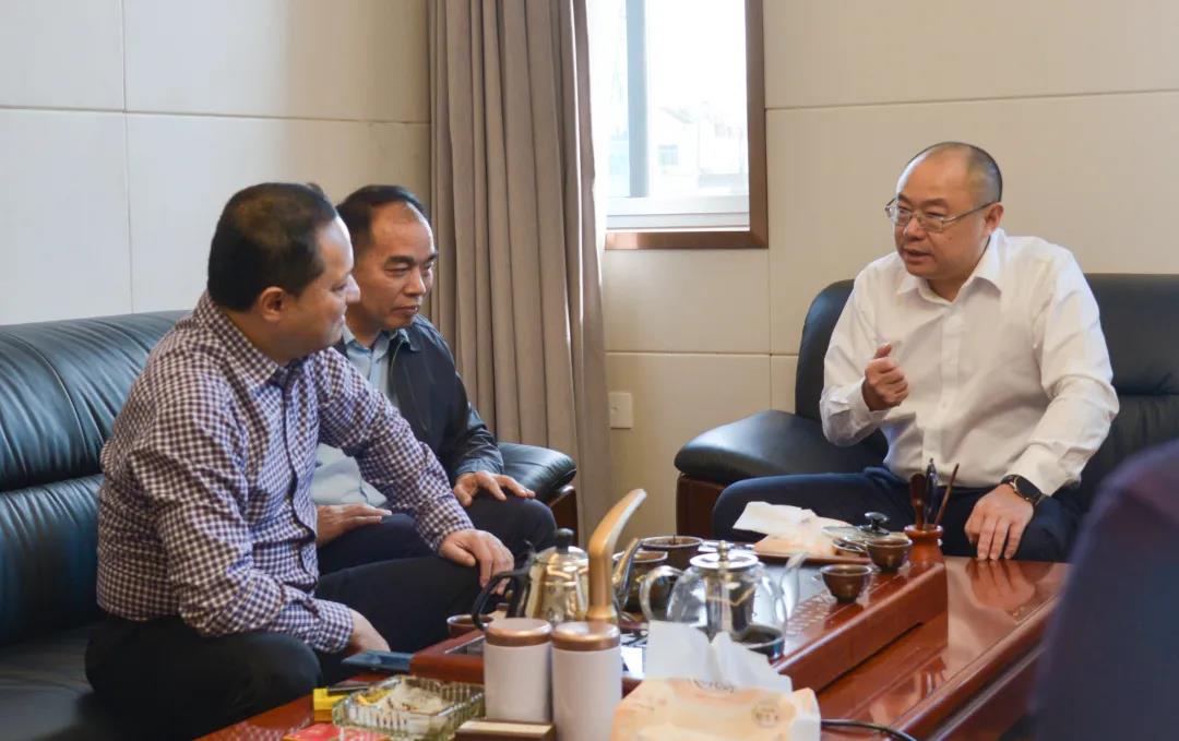 蔡琳总经理与霞浦县委书记郭文胜交流.jpg